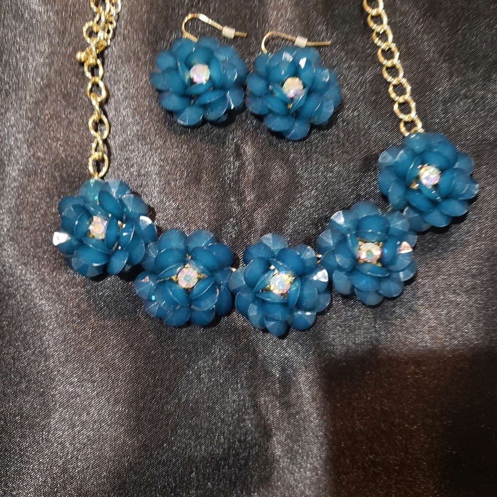MIXIT Necklace And Earrings set